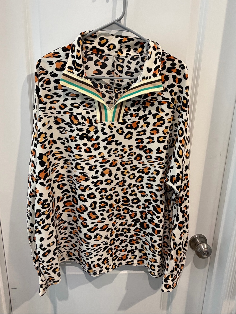 Leopard Print Long Sleeve Blouse With a Striped Collar Size XL